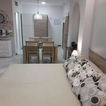 El Sitio De Albertina *